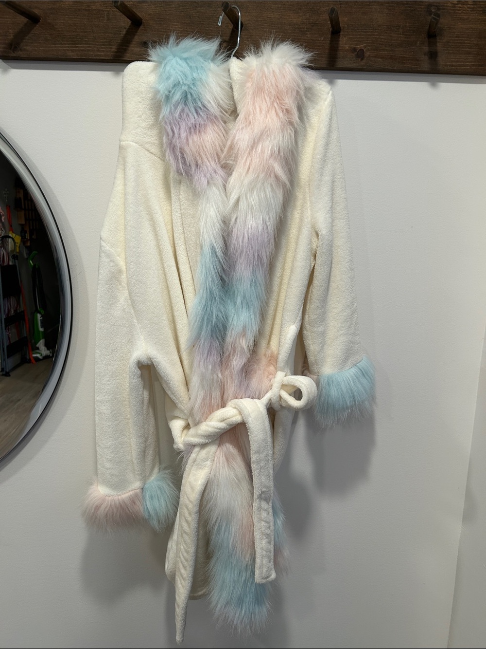 Pottery Barn Teen Cream Robe with Pastel Multicolor Faux Fur Trim